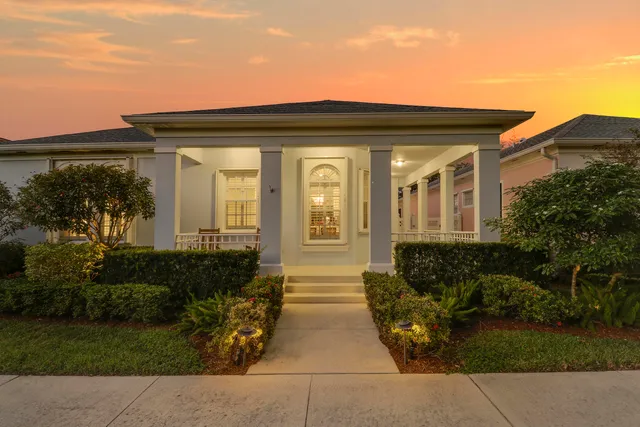 $974,900 | 117 Poinciana Drive, Jupiter, FL 33458