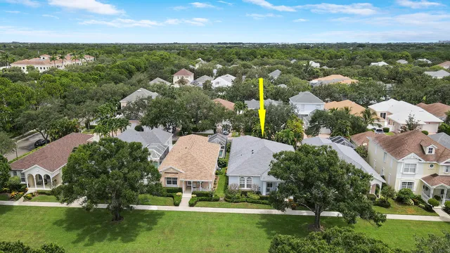 $974,900 | 117 Poinciana Drive, Jupiter, FL 33458