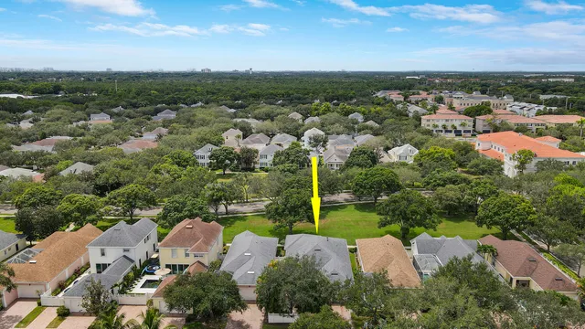 $974,900 | 117 Poinciana Drive, Jupiter, FL 33458