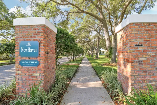 $974,900 | 117 Poinciana Drive, Jupiter, FL 33458