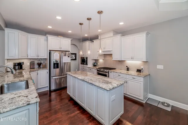 $799,900 | 109 Niwodihi Trail, Vonore, TN 37885