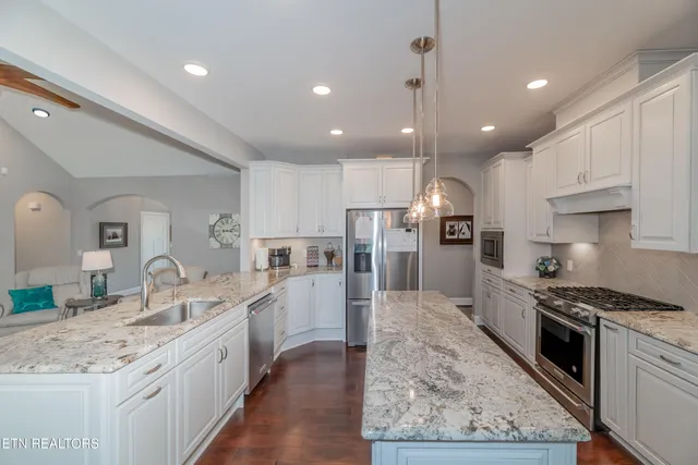 $799,900 | 109 Niwodihi Trail, Vonore, TN 37885