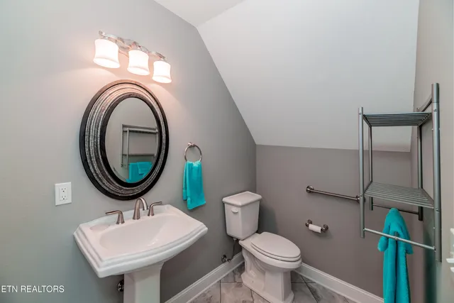 $799,900 | 109 Niwodihi Trail, Vonore, TN 37885