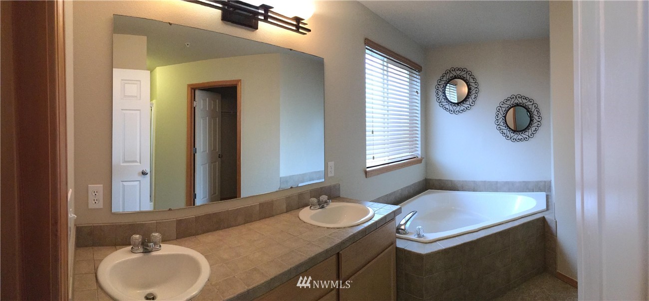 5305 Northeast 11th Court Renton, WA 98059 - Photo 10 of 13
