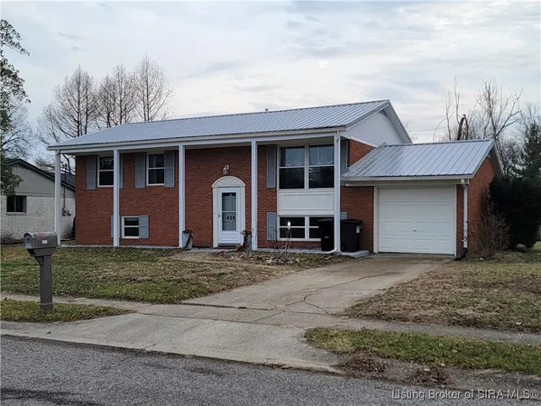 $264,500 | 425 Mouser Street, Madison, IN 47250