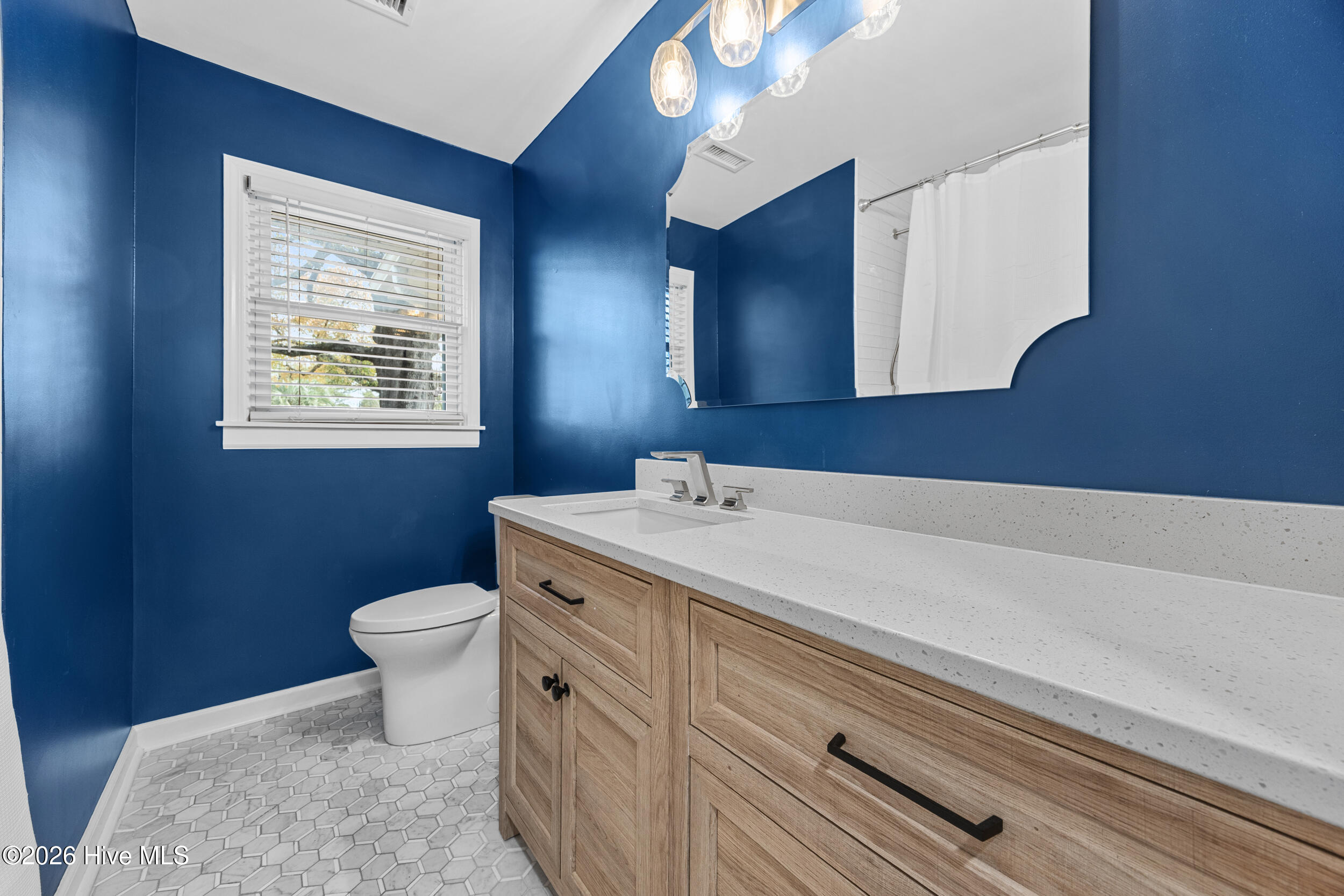 1702 Lincoln Road Wilmington, NC 28403 - Photo 22 of 45 Bathroom