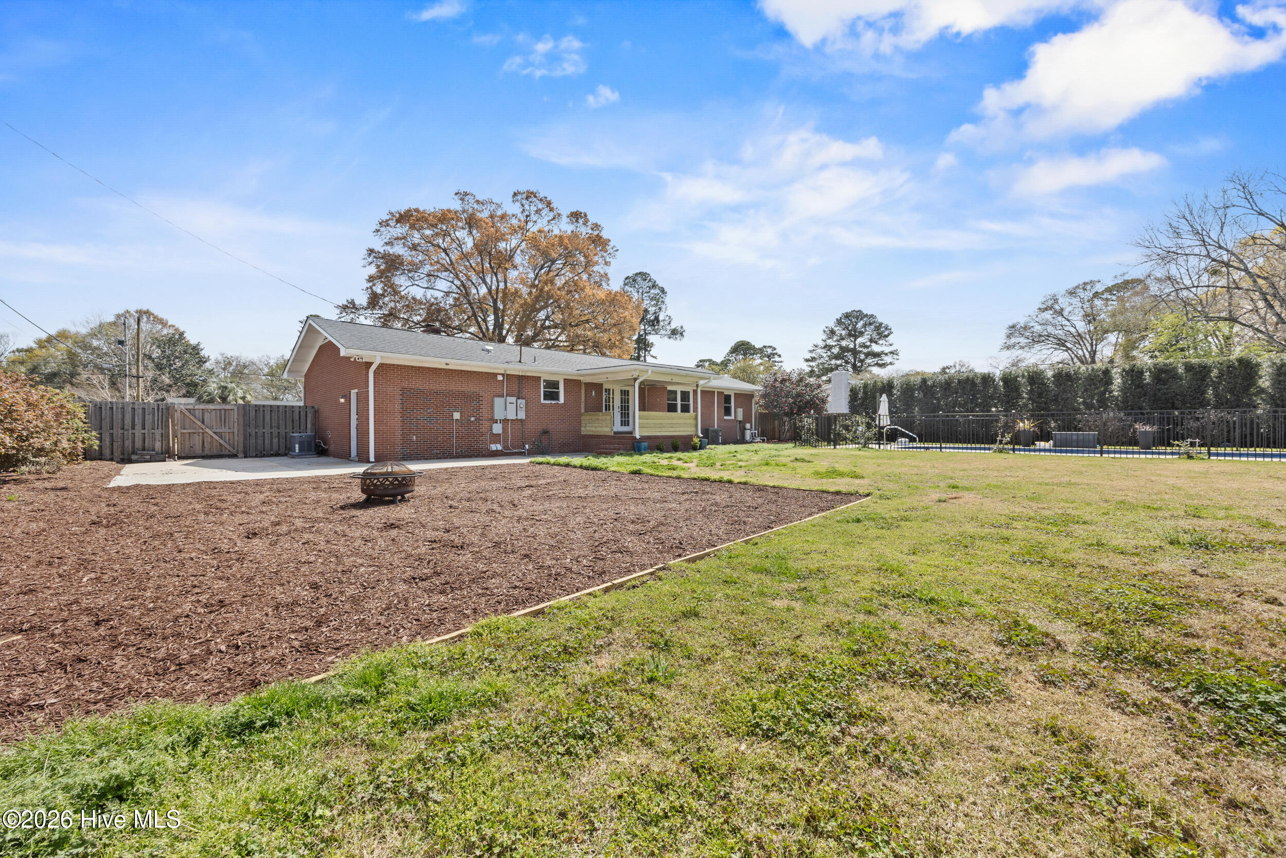 1702 Lincoln Road Wilmington, NC 28403 - Photo 31 of 45 Large yard!