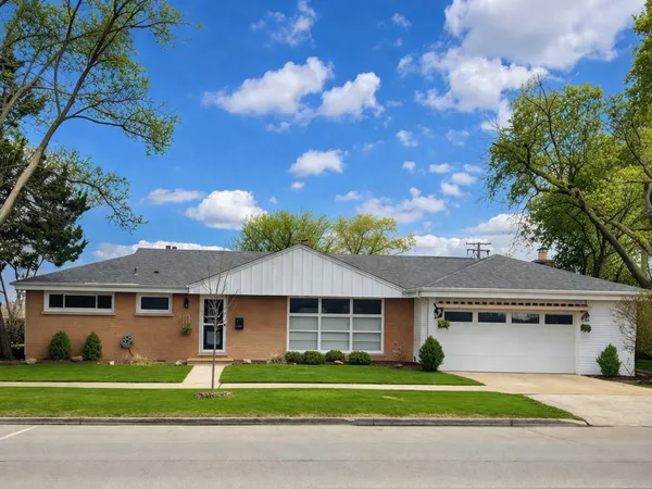 $619,000 | 6803 Keeler Avenue, Lincolnwood, IL 60712