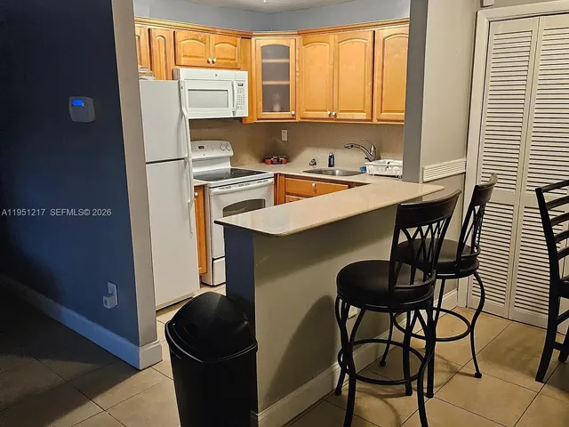 $2,500 | 1100 Salzedo Street, Unit 1A, Coral Gables, FL 33134