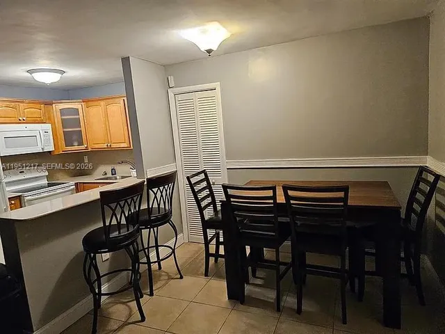 $2,500 | 1100 Salzedo Street, Unit 1A, Coral Gables, FL 33134