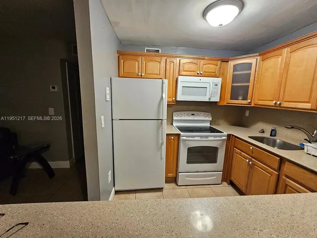 $2,500 | 1100 Salzedo Street, Unit 1A, Coral Gables, FL 33134