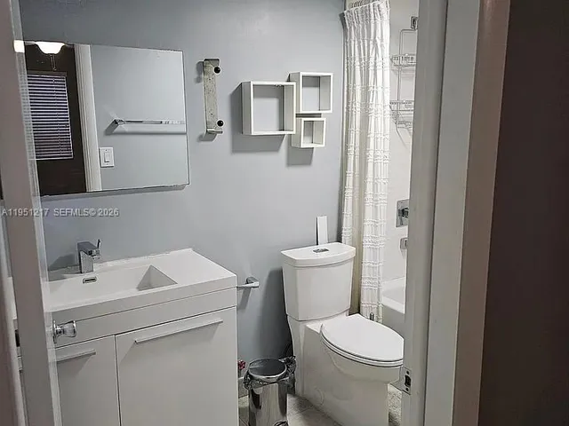 $2,500 | 1100 Salzedo Street, Unit 1A, Coral Gables, FL 33134