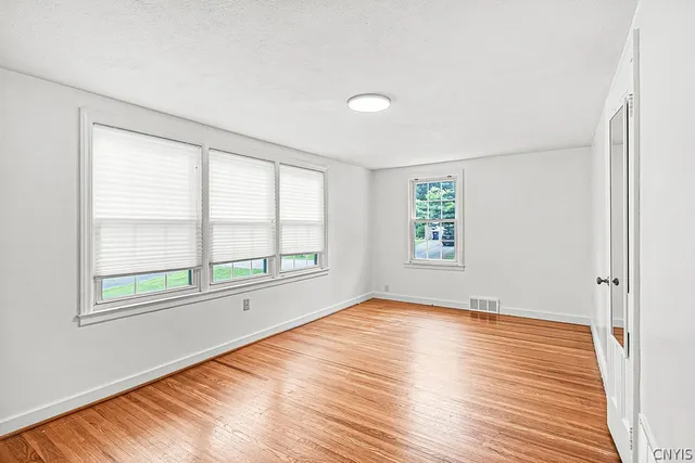 $380,000 | 5 Glen Crest Boulevard, New Hartford, NY 13413