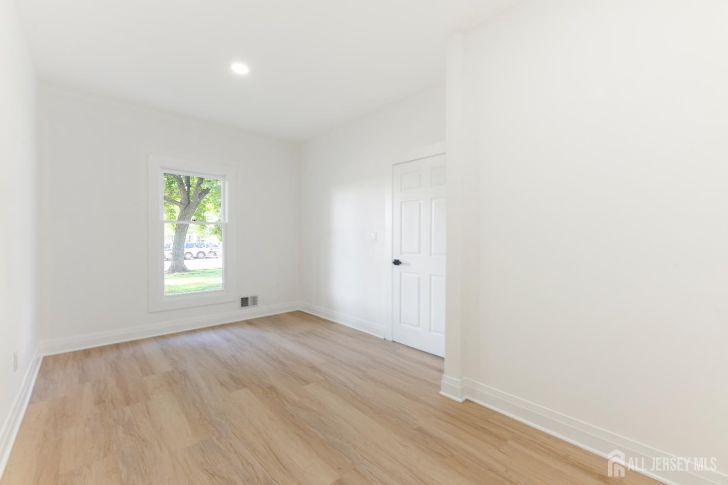 975 Inman Avenue Edison, NJ 08820 - Photo 31 of 62