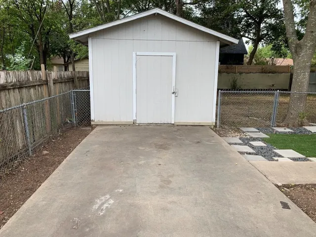 $1,595 | 505 Clarke Street, Austin, TX 78745
