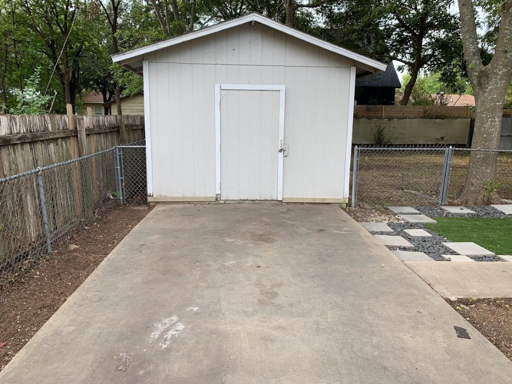 505 Clarke Street Austin, TX 78745 - Photo 13 of 17