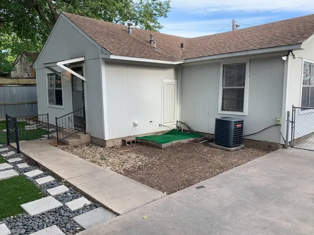 $1,595 | 505 Clarke Street, Austin, TX 78745