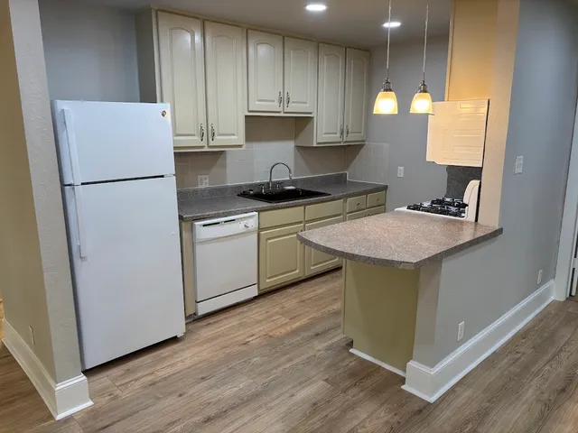 $1,595 | 505 Clarke Street, Austin, TX 78745