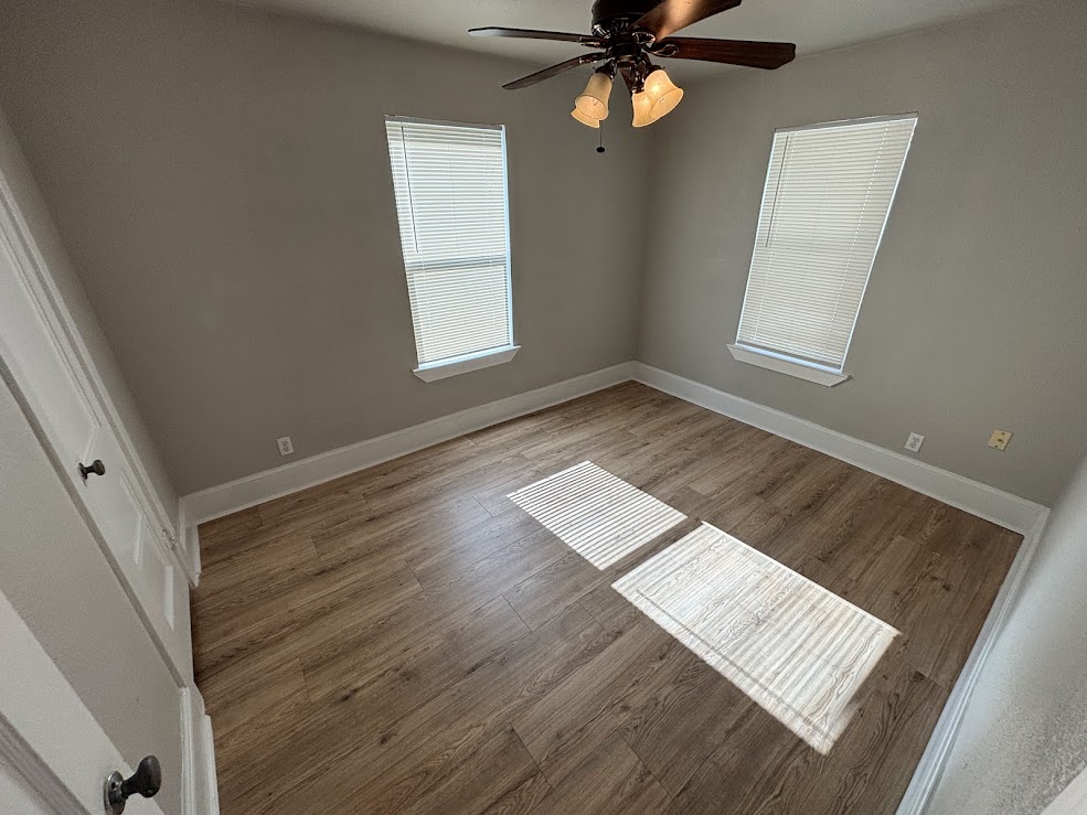 505 Clarke Street Austin, TX 78745 - Photo 10 of 17