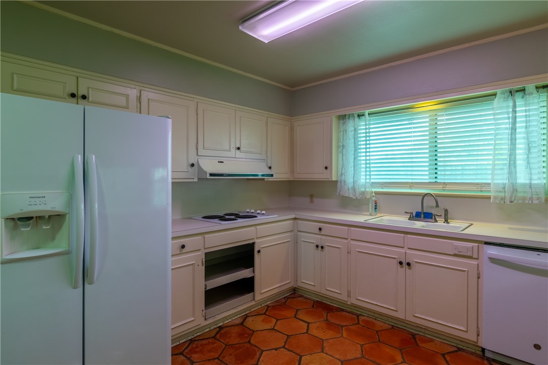 1307 Lincoln Street Alice, TX 78332 - Photo 14 of 34