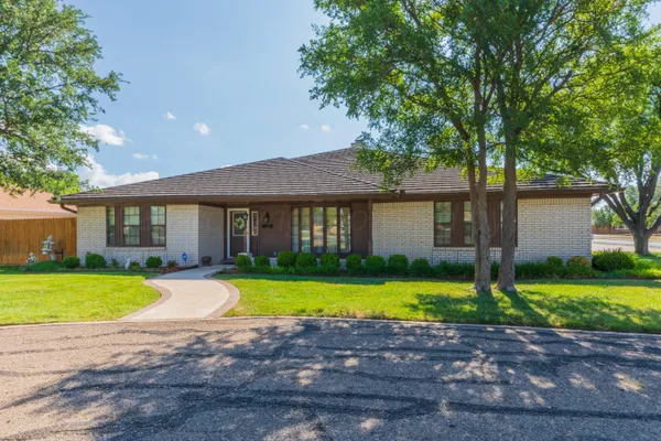 $449,900 | 2300 North Duncan Street, Pampa, TX 79065