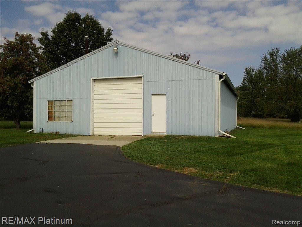 1260 West Ray Road Fenton, MI 48430 - Photo 7 of 15 Pole Barn 1