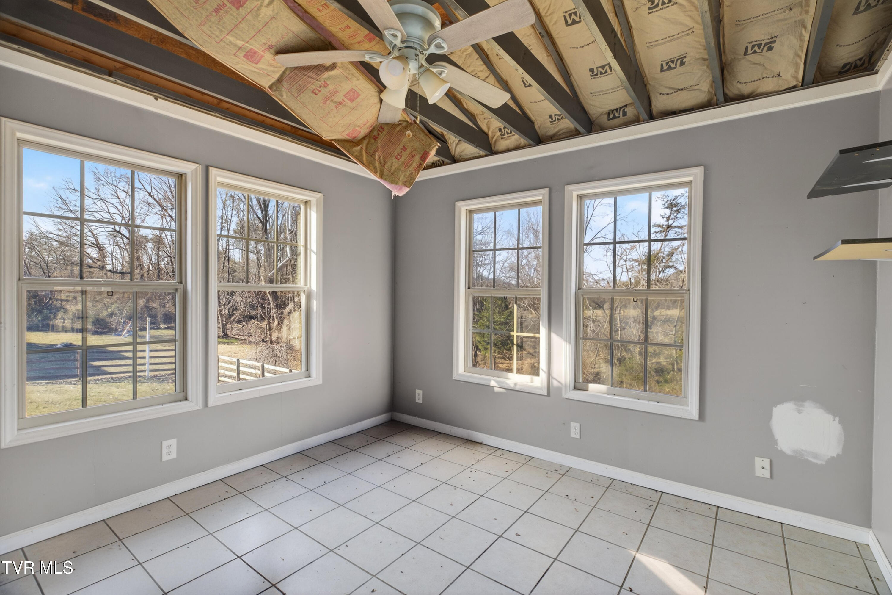 457 Terrace View Drive Bean Station, TN 37708 - Photo 11 of 38 011-457TerraceViewDrive-BeanStation-TN-3