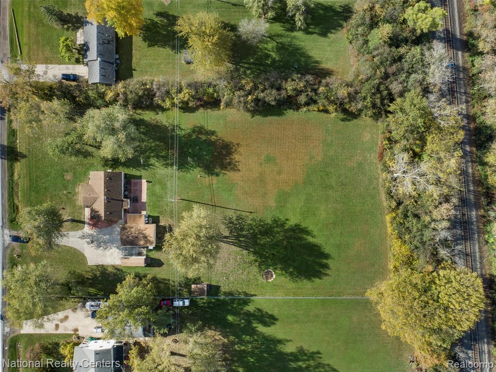 29842 Fort Road Rockwood, MI 48173 - Photo 7 of 42 Gallery Image 7