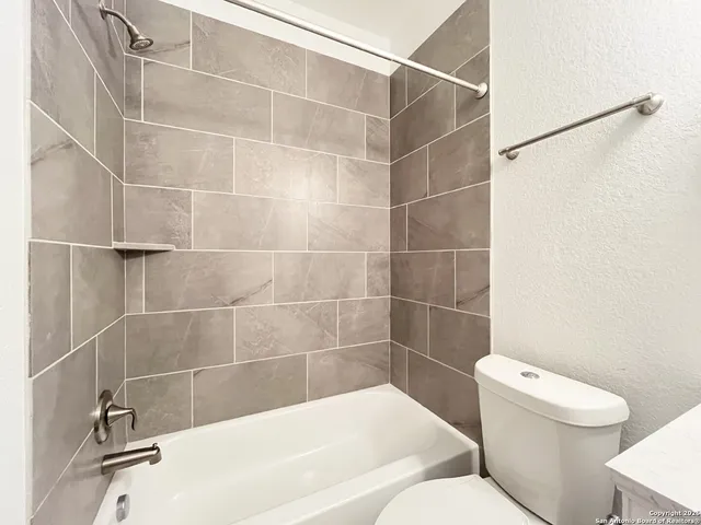 $1,495 | 1307 Whispering Hills Drive, Canyon Lake, TX 78133