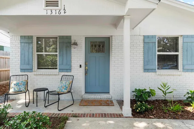 a building outdoor space with porch