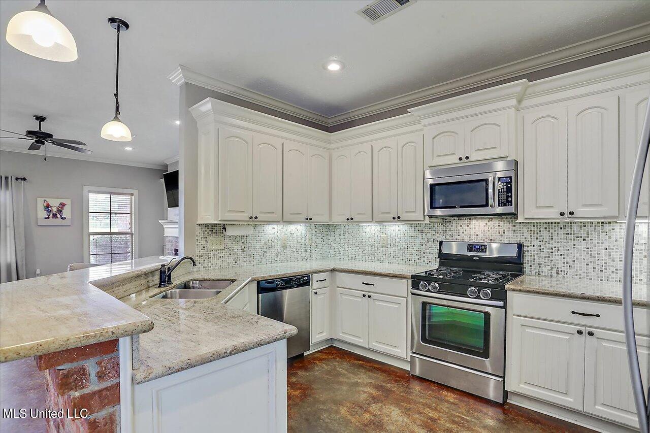118 Greenfield Ridge Drive Brandon, MS 39042 - Photo 12 of 27 12-118 Greenfield Ridge Dr