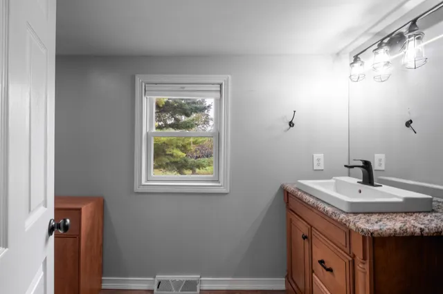 $480,000 | 12356 Jennings Road, Linden, MI 48451