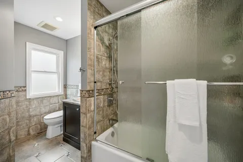 $1,150,000 | 128 Parkview Road, Glenview, IL 60025