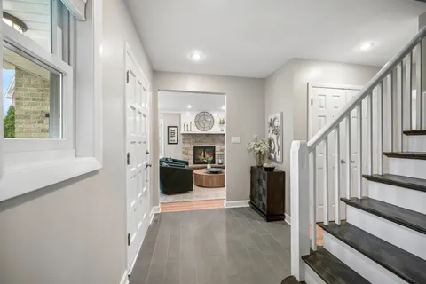 $1,150,000 | 128 Parkview Road, Glenview, IL 60025