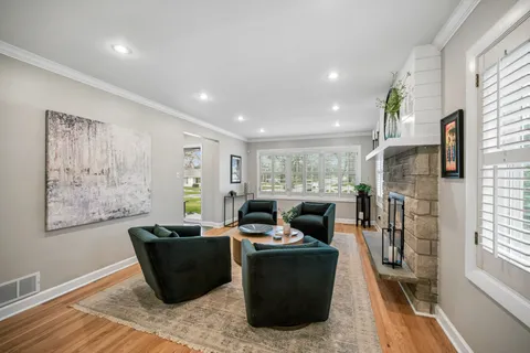 $1,150,000 | 128 Parkview Road, Glenview, IL 60025