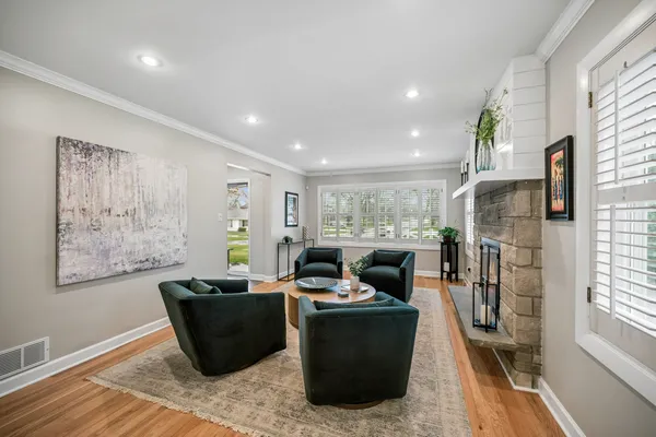 $1,150,000 | 128 Parkview Road, Glenview, IL 60025
