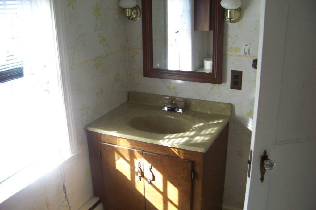 36 Ridgeway Avenue Sanford, ME 04073 - Photo 21 of 33 Bath