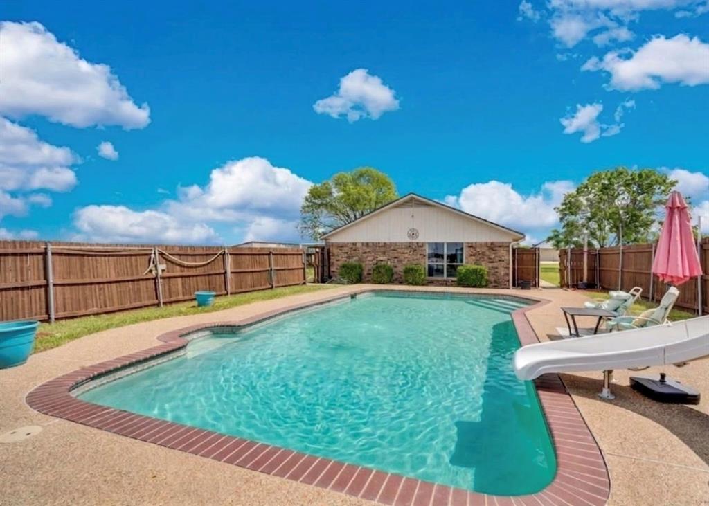 430 Carter Road Italy, TX 76651 - Photo 3 of 36 a view of swimming pool with seating space