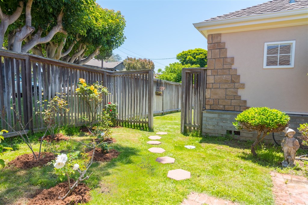 437 Marview Drive Solana Beach, CA 92075 - Photo 3 of 25