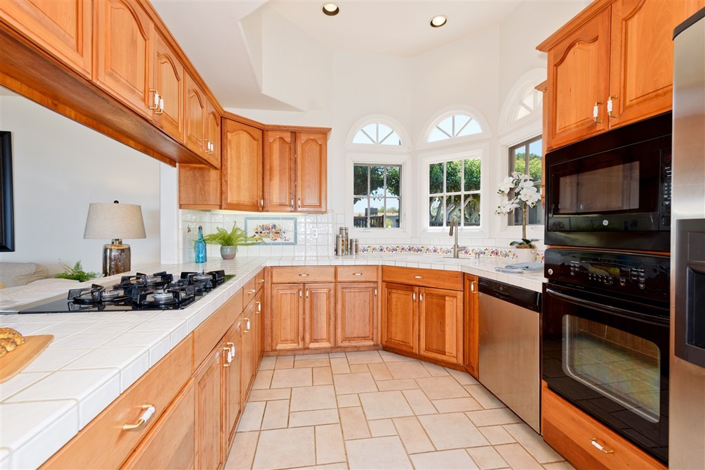 437 Marview Drive Solana Beach, CA 92075 - Photo 6 of 25