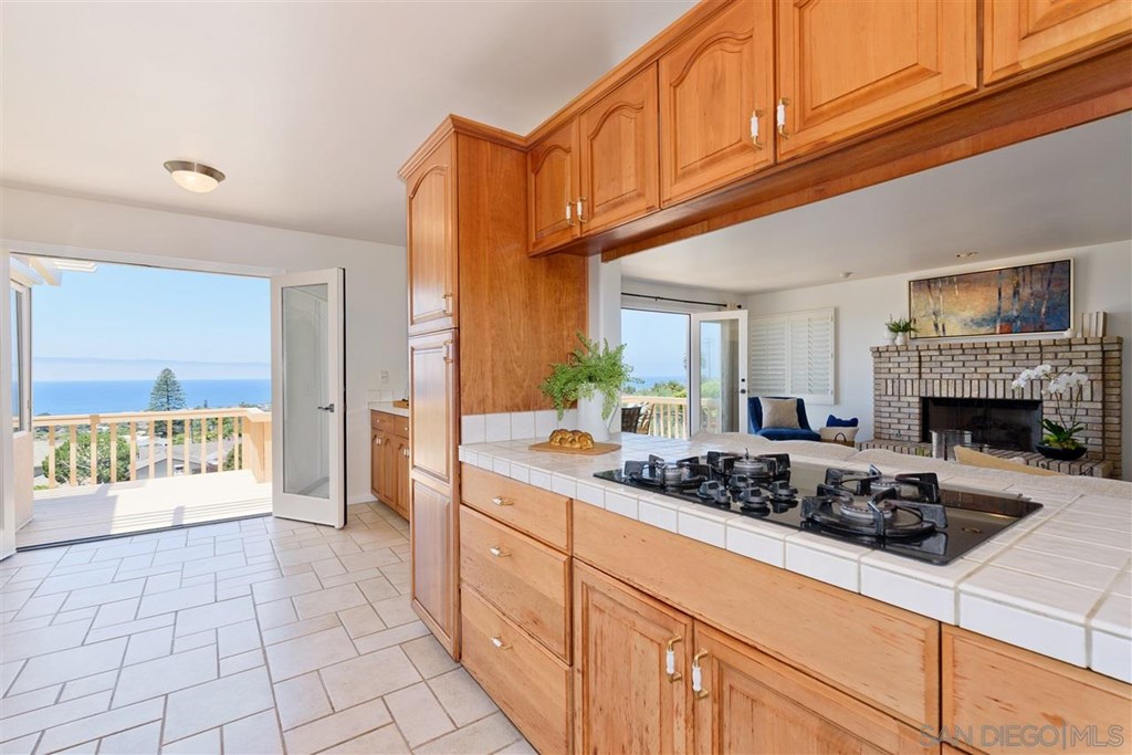 437 Marview Drive Solana Beach, CA 92075 - Photo 7 of 25