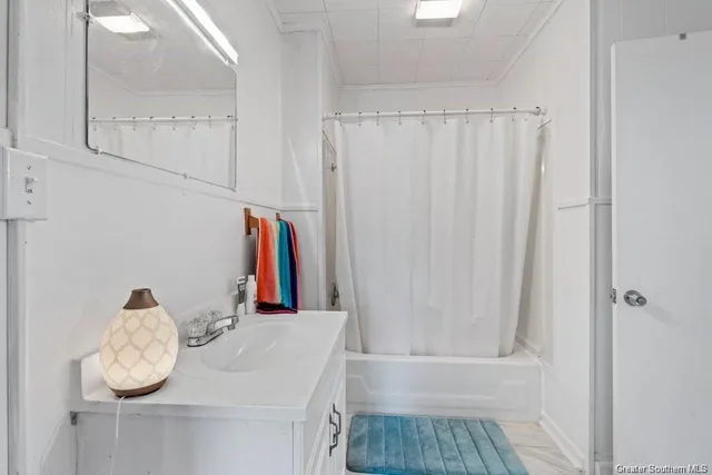 $245,000 | 318 South Welty Avenue, Iowa, LA 70647