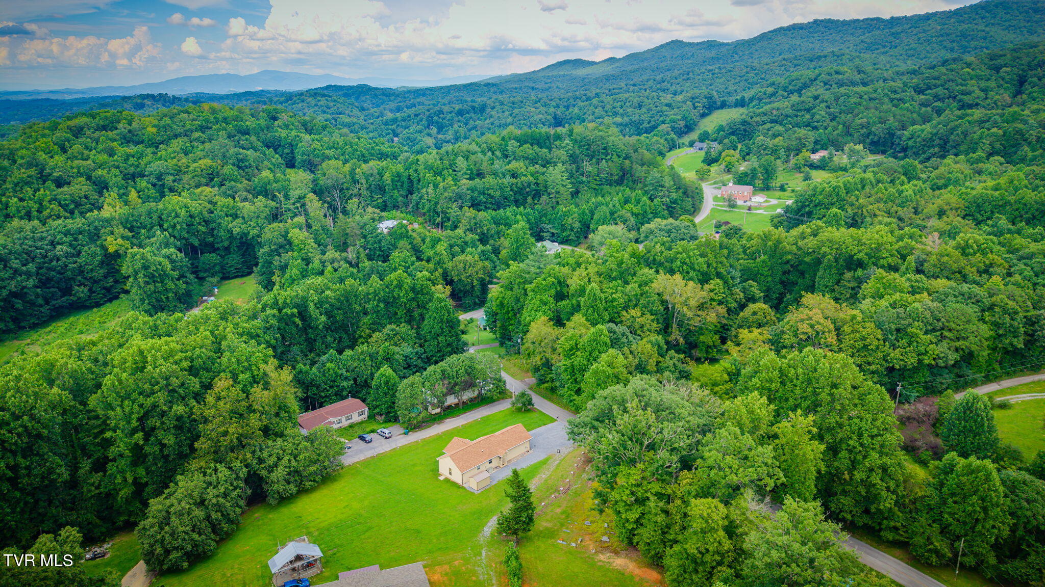 1103 Marbleton Road Unicoi, TN 37692 - Photo 32 of 36 104