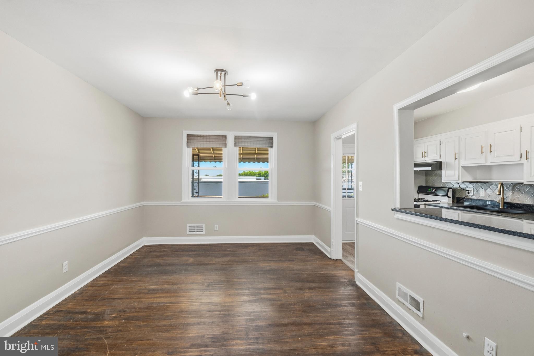 1543 Sheffield Road Baltimore, MD 21218 - Photo 8 of 28 Dining room