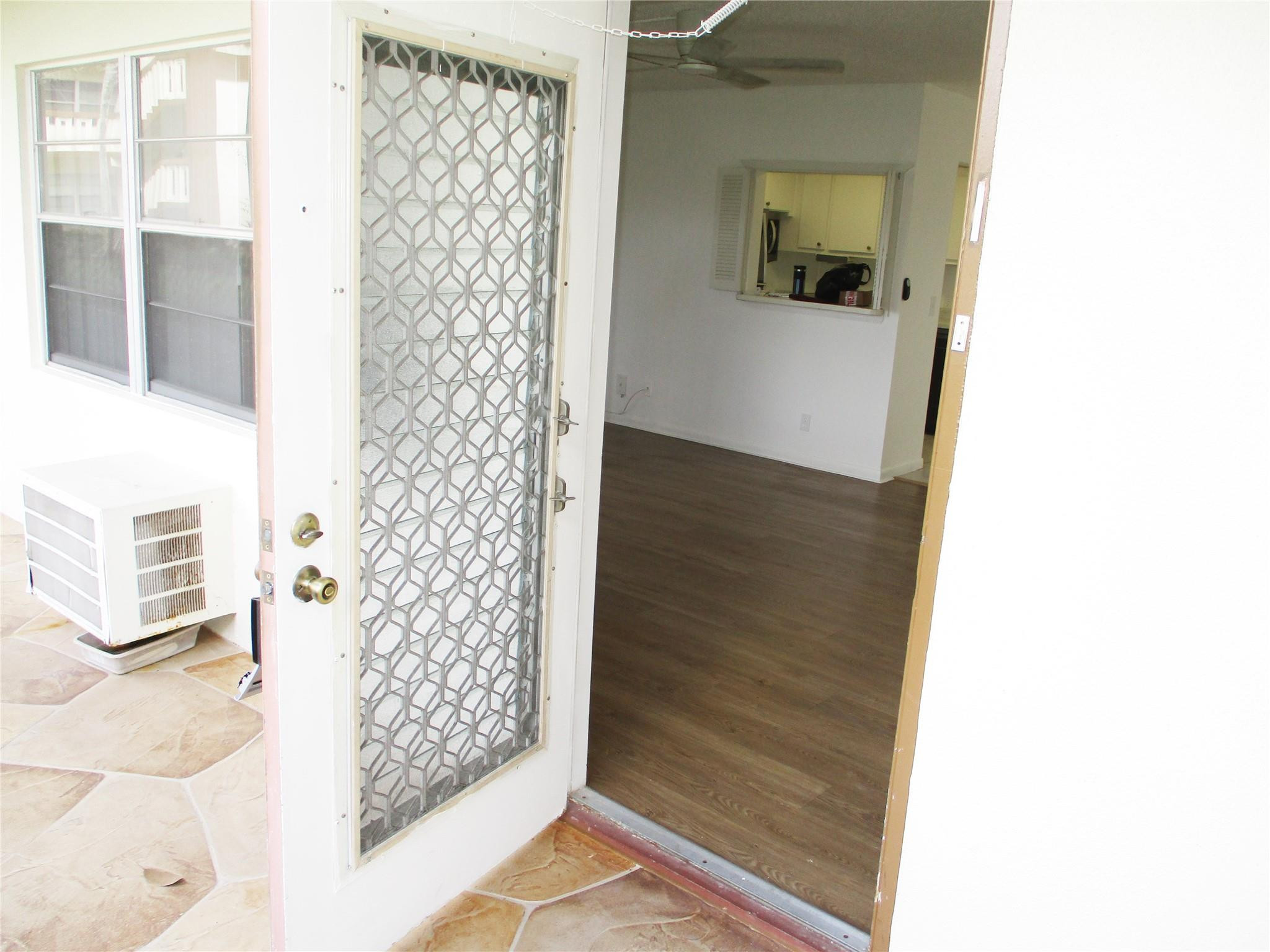 513 Mansfield M, Unit 513 Boca Raton, FL 33434 - Photo 10 of 47 Photo 10