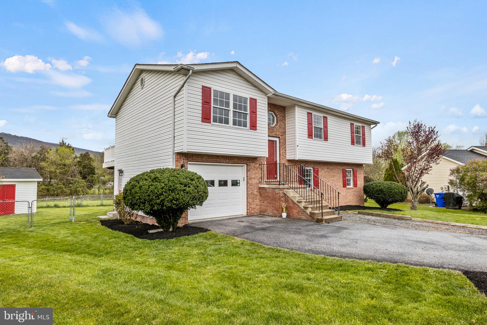 292 Duke Circle Strasburg, VA 22657 - Photo 3 of 37