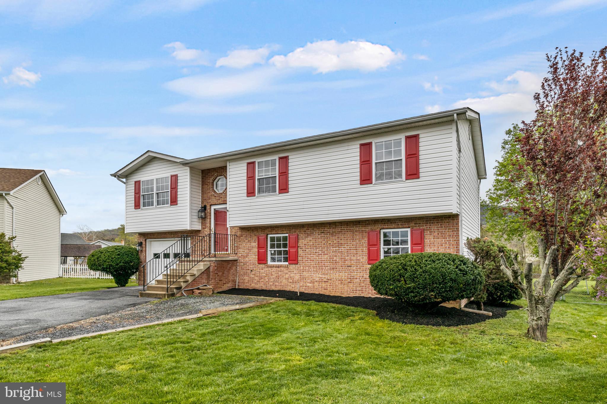 292 Duke Circle Strasburg, VA 22657 - Photo 4 of 37