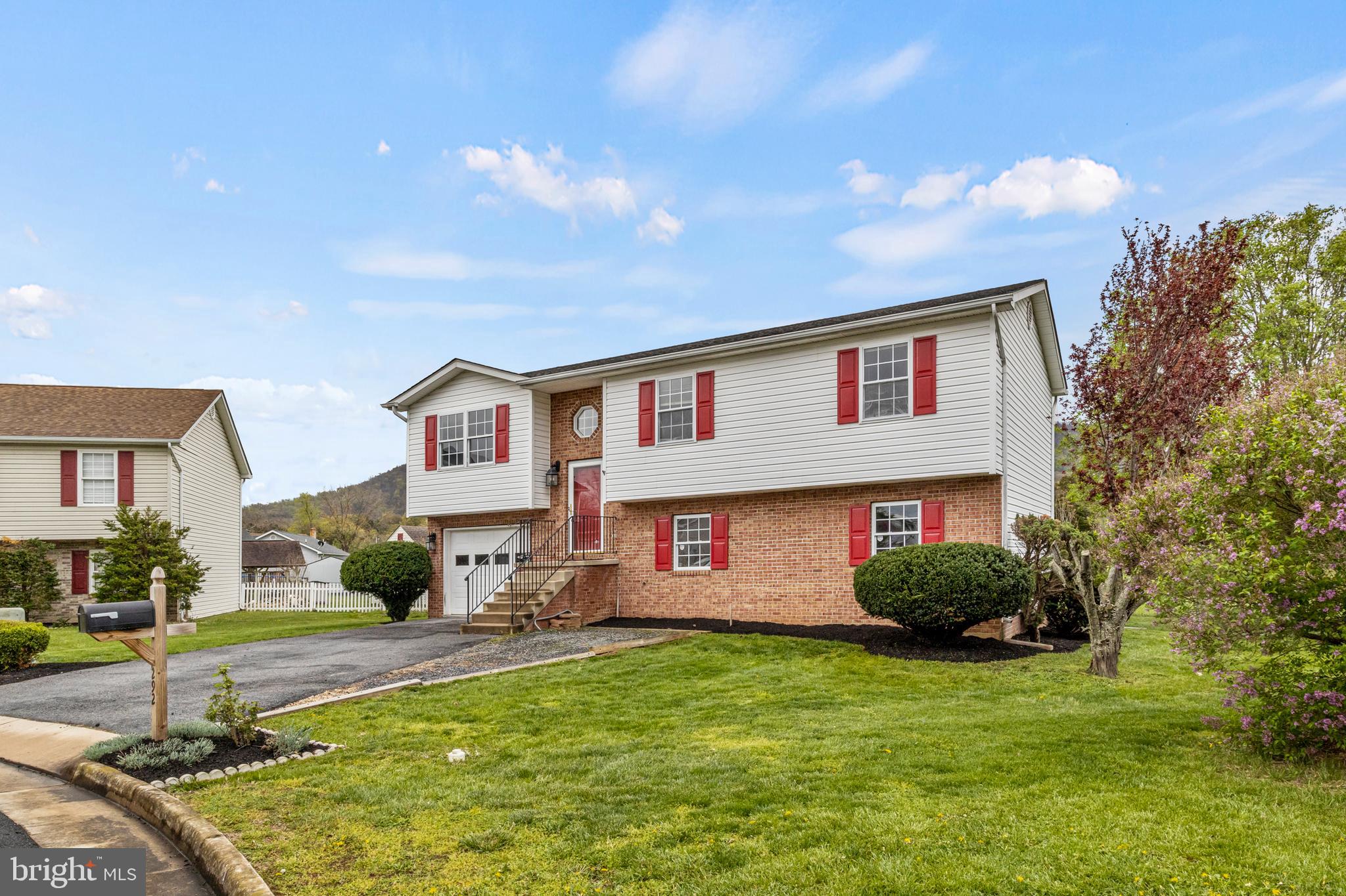292 Duke Circle Strasburg, VA 22657 - Photo 5 of 37