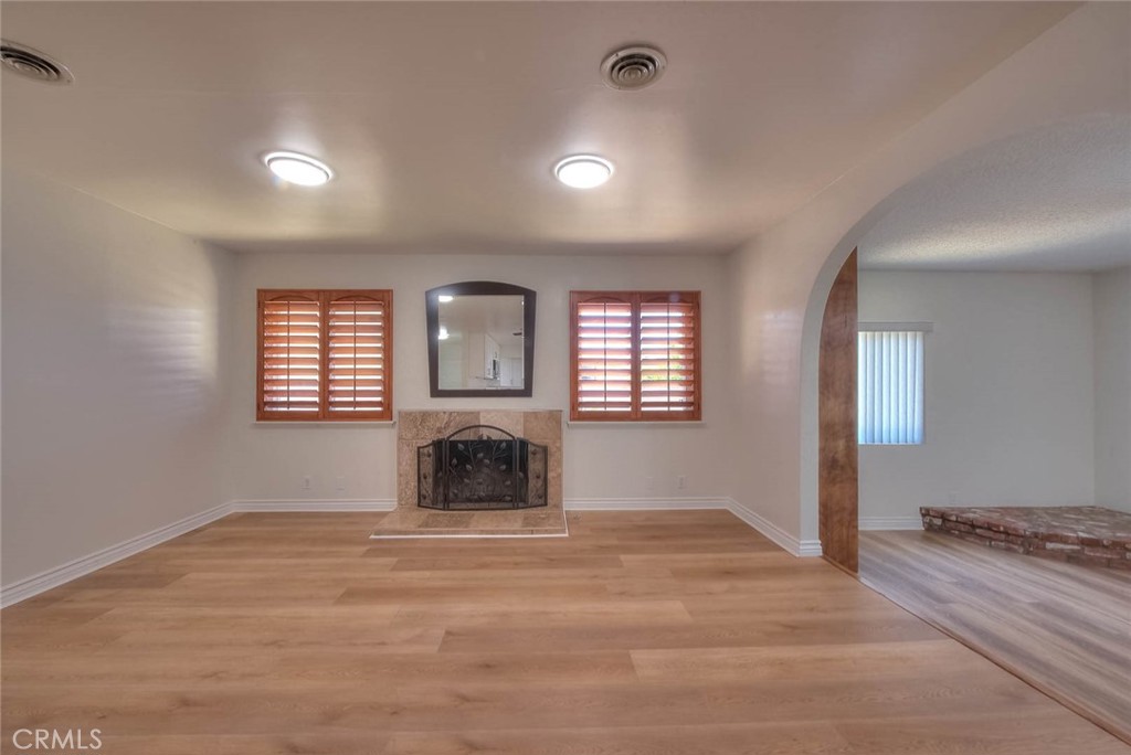 11413 Jane Way Stanton, CA 90680 - Photo 8 of 32 Living Room