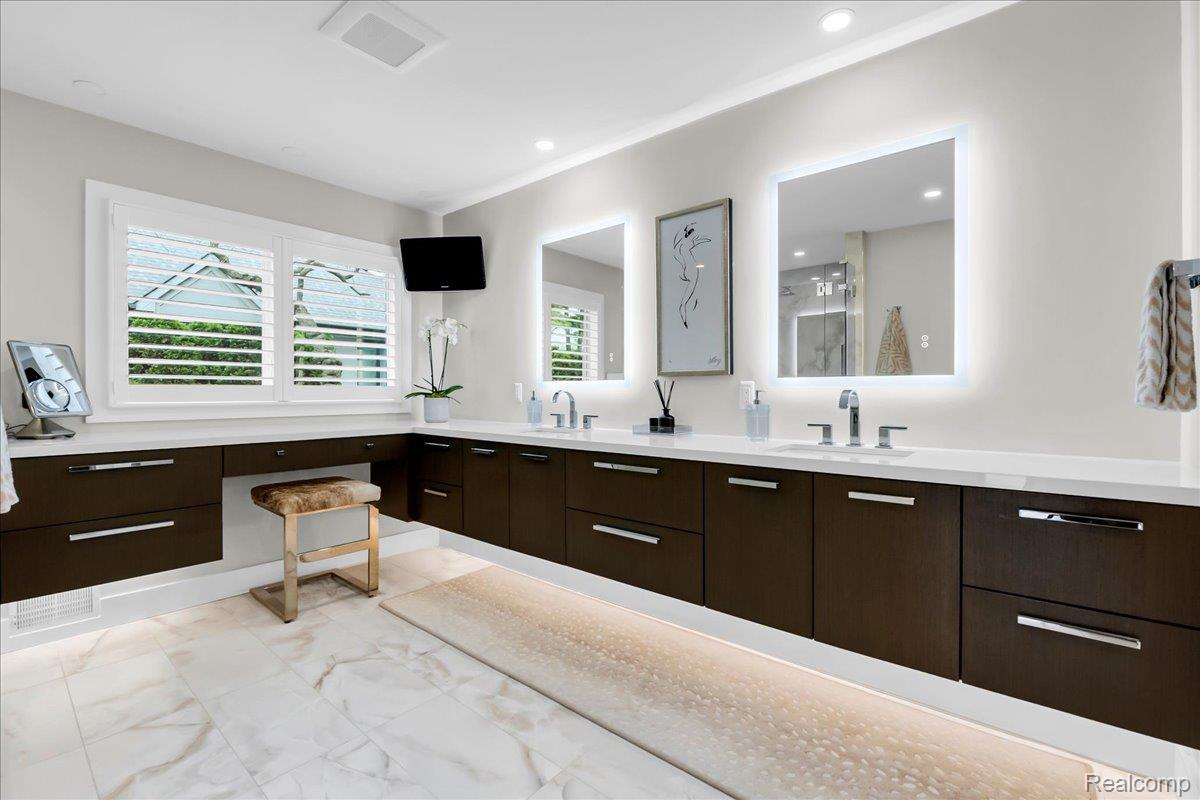 3816 West Maple Road Bloomfield Hills, MI 48301 - Photo 39 of 78 3816 W Maple_39.jpg